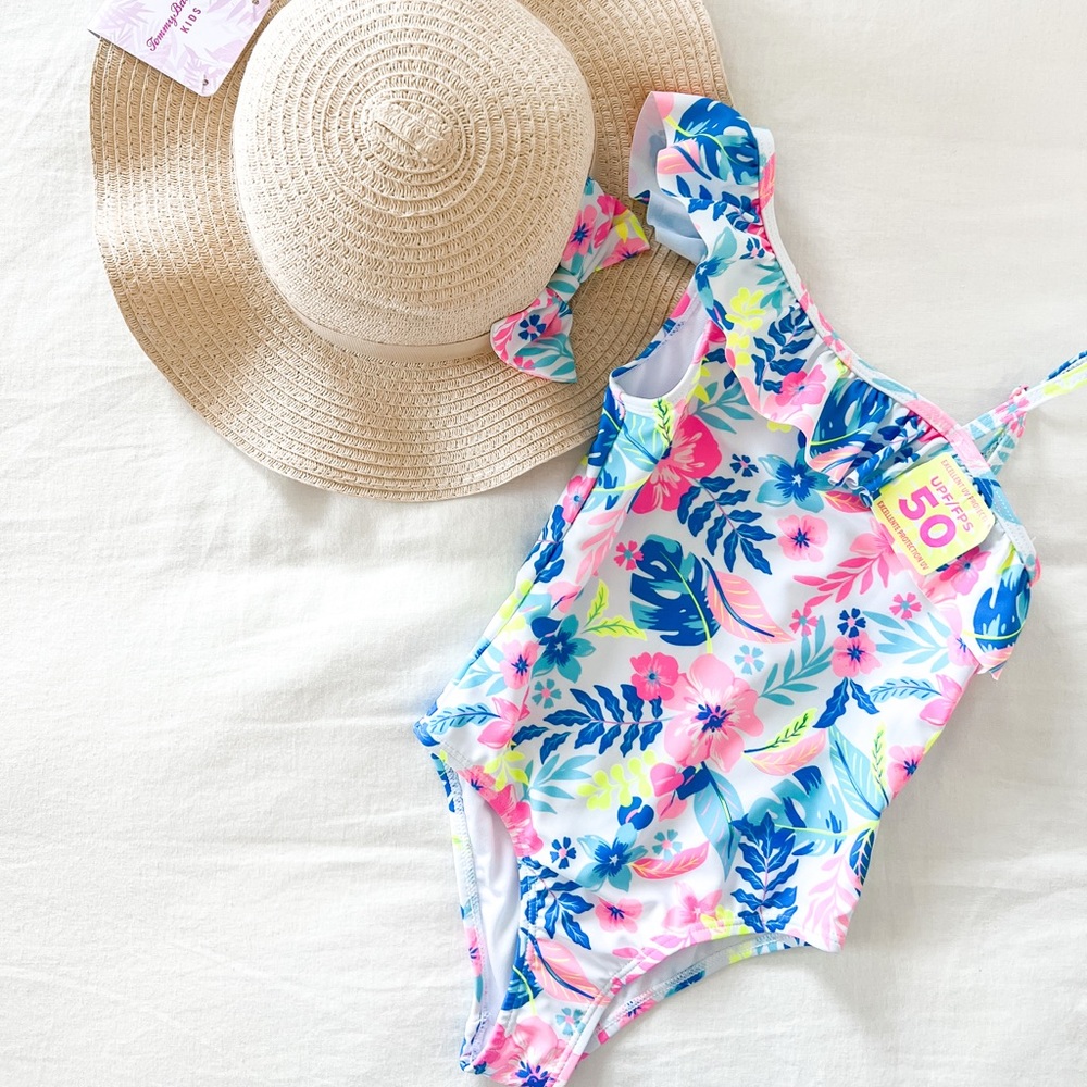 New with tags Tommy Bahama Floral Swim Set